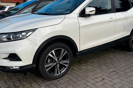 Nissan Qashqai 15.000 km 19.990 &euro; Oldenburg 26125