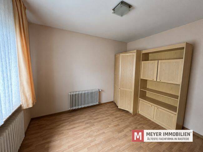 Mehrfamilienhaus, Wohnhaus Oldenburg Donnerschwee - 7 Zimmer, 140 m&sup2;, 220.000&euro; | Angebot:26909452