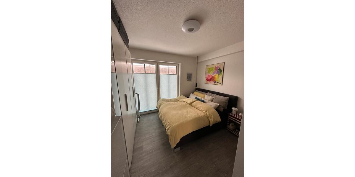 Lichtdurchflutete 2(ggf.3)-Zimmer-Wohnung mit Carport und Garten 2 zimmer