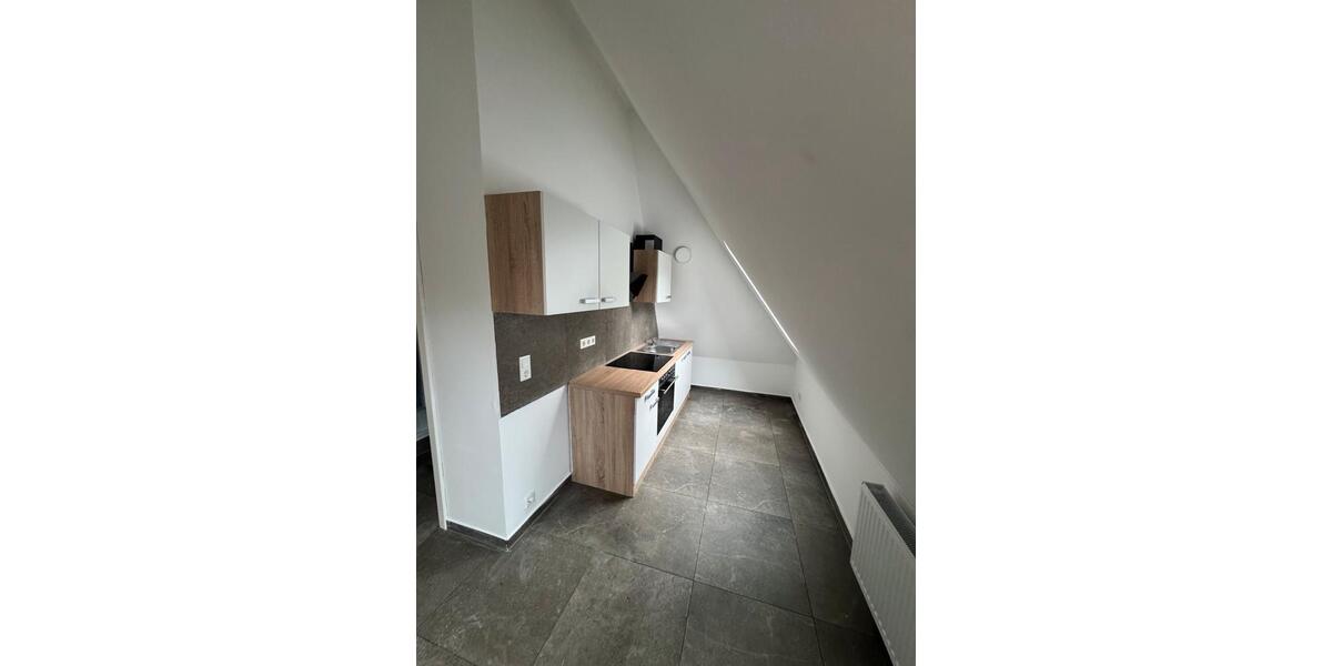 Dachgeschoßwohnung Oldenburg Kreyenbrück - 1.5 Zimmer, 38 m&sup2;, 600&euro; | Angebot:26241964