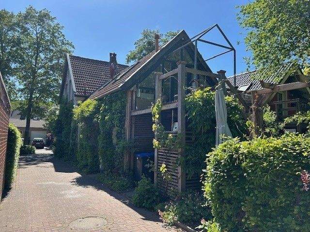 Provisionsfrei - Schöne Doppelhaushälfte mit möbliertes Appartement in idyllischer Stadtlage Nähe der Universität! 4 zimmer