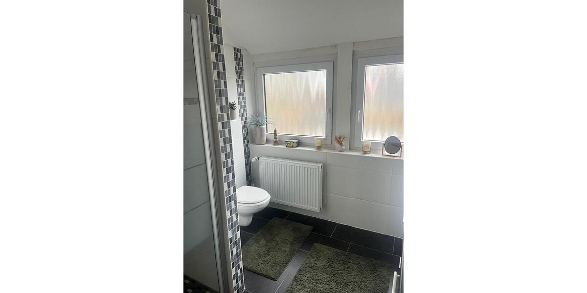 Dachgeschoßwohnung Schwanewede - 3.5 Zimmer, 120 m&sup2;, 900&euro; | Angebot:25368322