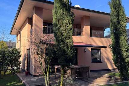 Haus Oldenburg Kreyenbrück - 8 Zimmer, 210 m&sup2;, 598.000&euro; | Angebot:25927515