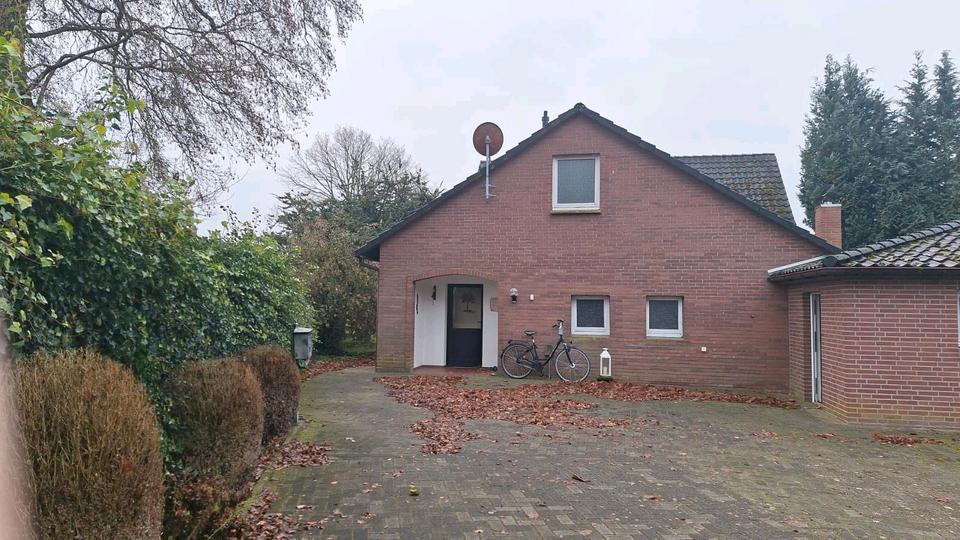 Einfamilienhaus Bösel - 5 Zimmer, 170 m&sup2;, 299.000&euro; | Angebot:24703001