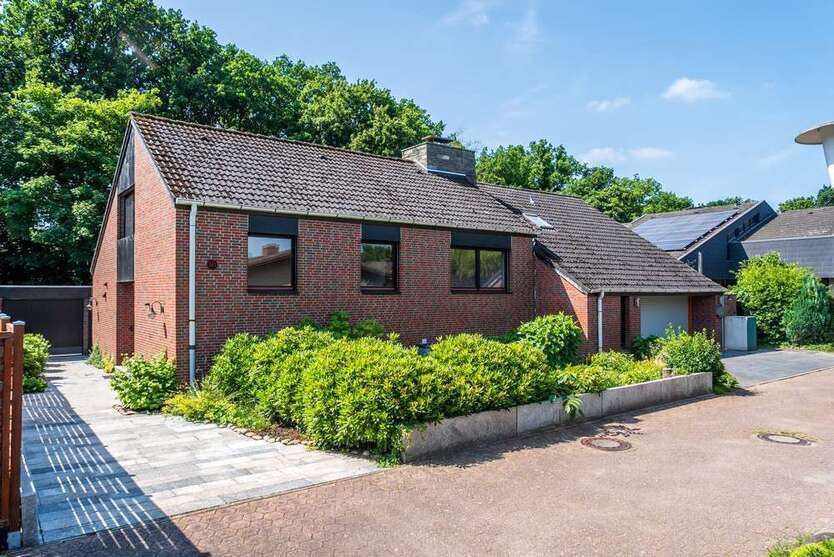 Haus zum Kaufen in Oldenburg 549.000 € 240 m²