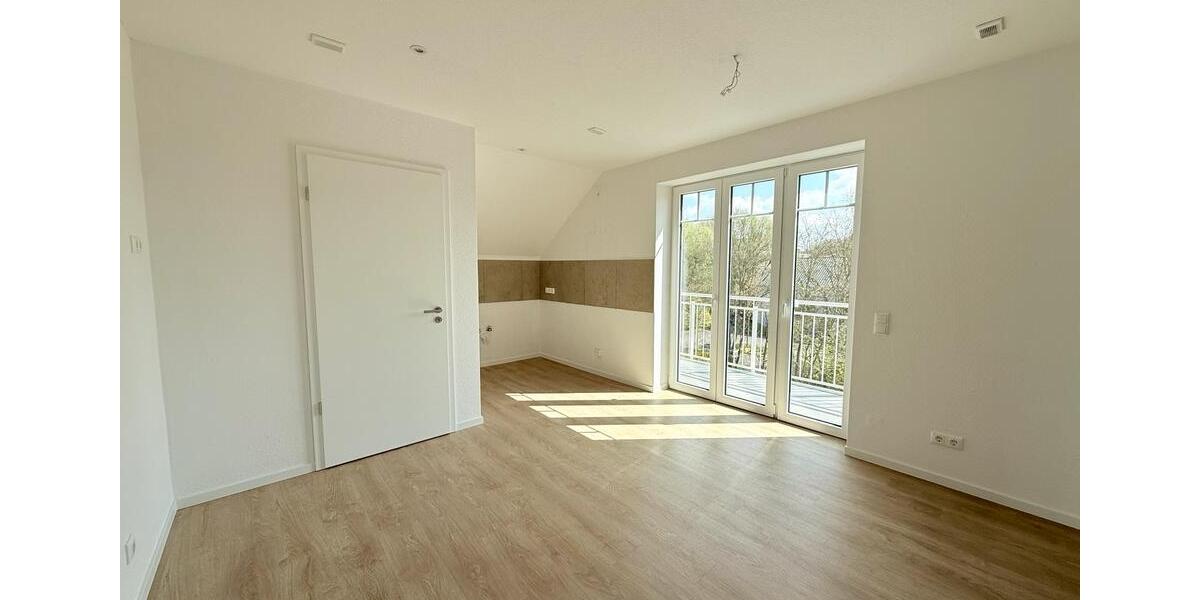 Dachgeschoßwohnung Oldenburg Etzhorn - 2 Zimmer, 64 m&sup2;, 1.160&euro; | Angebot:26148346