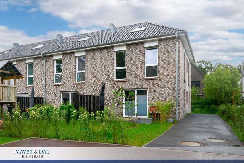 Haus zum Mieten in Oldenburg 1.450 € 116.99 m²