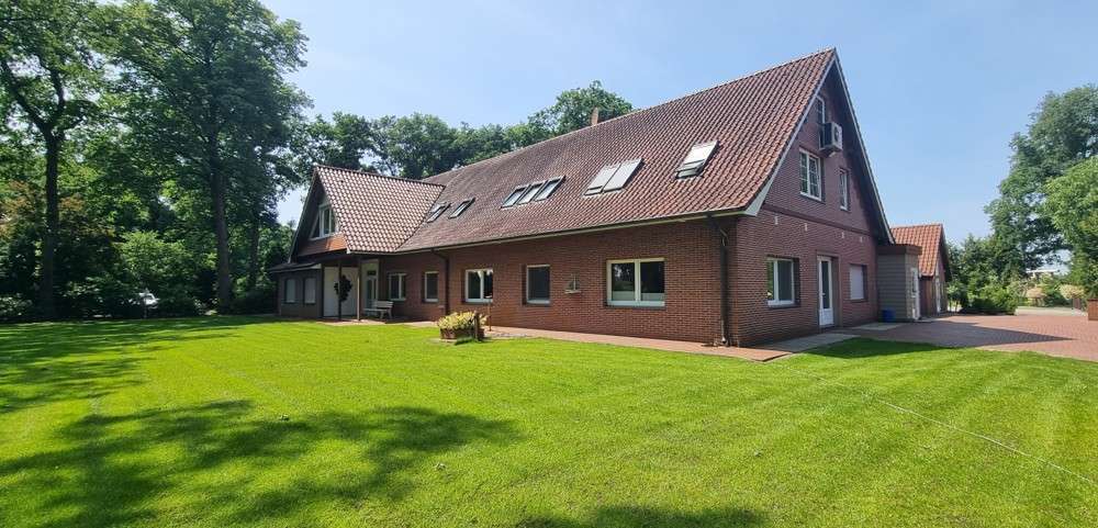 Büro in Hatten 990.000 € 685.12 m²