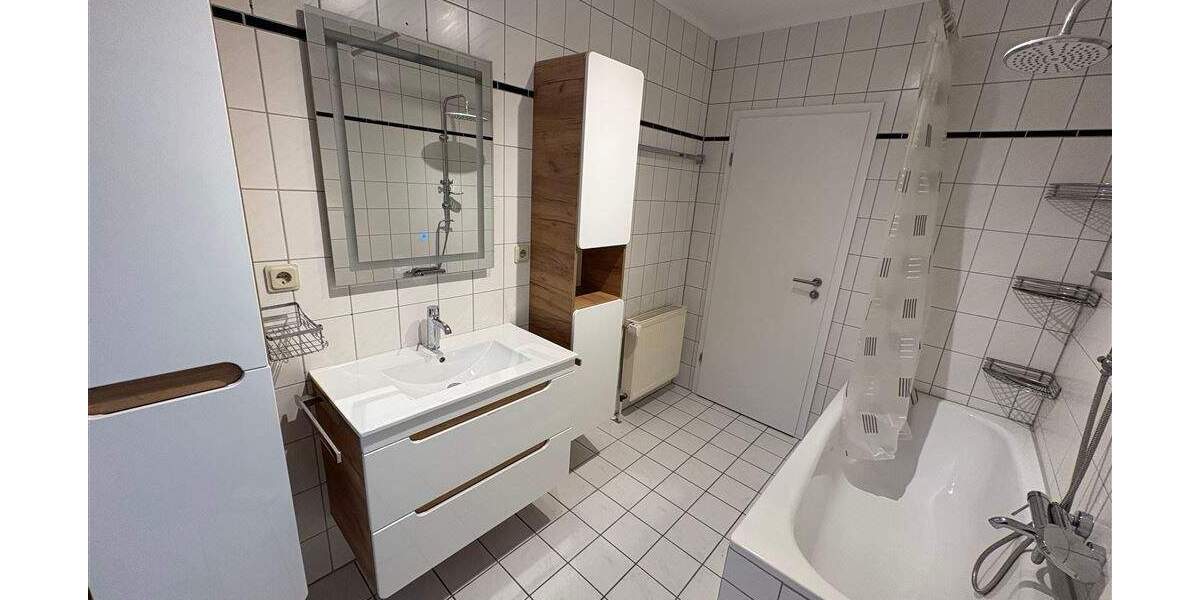 Schöne Dachgeschosswohnung mit ausgebautem Spitzboden und Balkon in Falkenburg! 3 zimmer