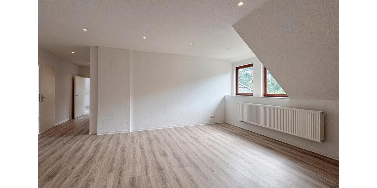Dachgeschoßwohnung Varel - 4 Zimmer, 111 m&sup2;, 950&euro; | Angebot:25309204