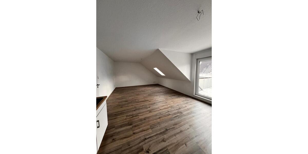 Dachgeschoßwohnung Oldenburg Eversten - 3 Zimmer, 74 m&sup2;, 1.000&euro; | Angebot:24830625