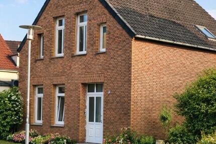 Zweifamilienhaus mit ca. 2600 qm Grundstück im Vahlenhorst 5 zimmer