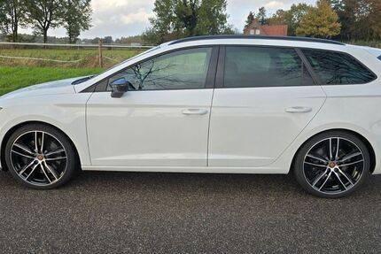 Seat Leon 128.000 km 19.999 &euro; Hatten 26209