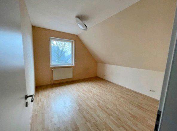 Einfamilienhaus Edewecht - 7 Zimmer, 150 m&sup2;, 379.000&euro; | Angebot:26958659