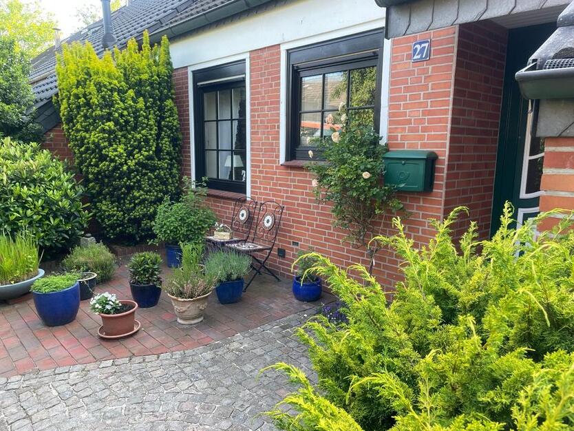 Reihenmittelhaus mit Garten top gepflegt, Garage