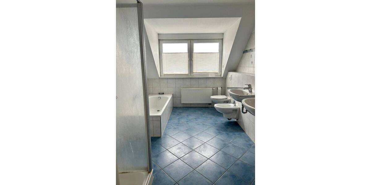 Etagenwohnung Oldenburg Kreyenbrück - 4 Zimmer, 130 m&sup2;, 1.100&euro; | Angebot:26740342