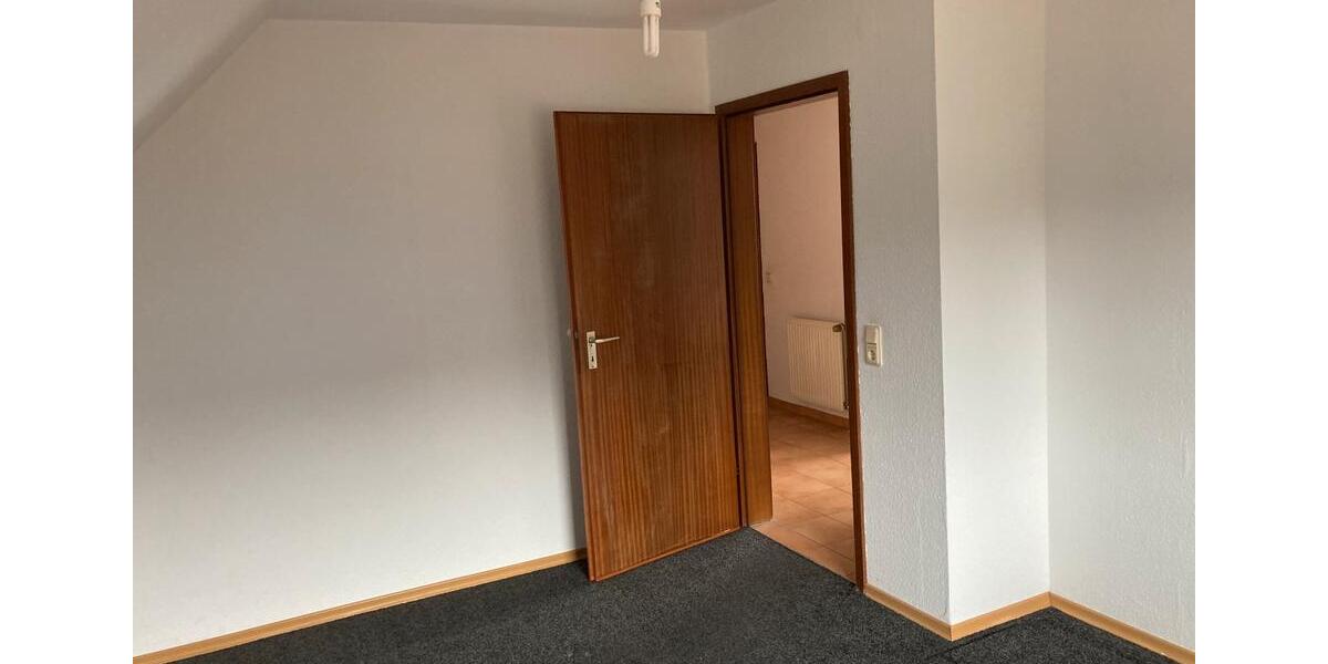 Dachgeschoßwohnung Ganderkesee - 3 Zimmer, 76 m&sup2;, 650&euro; | Angebot:26322893