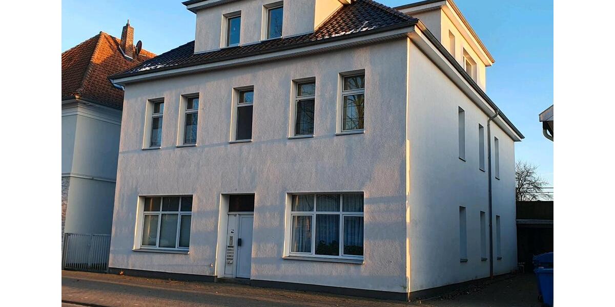 Schöne 3-Zimmer-Dachgeschosswohnung in zentraler Lage 3 zimmer