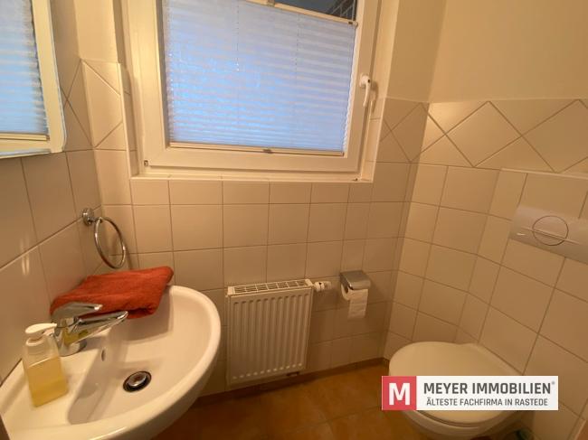 Praxisgebäude mit ELW in Rastede-Wahnbek zu vermieten (Obj.-Nr.: 6577) zimmer