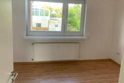 Wohnung Oldenburg Bloherfelde - 3 Zimmer, 77 m&sup2;, 475&euro; | Angebot:24864757