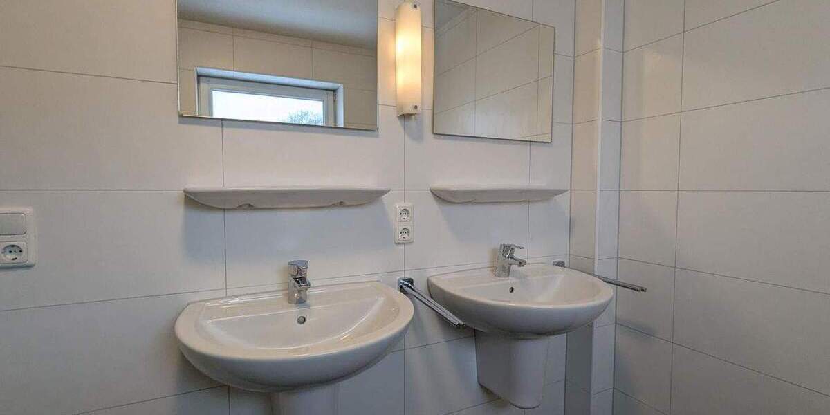 Doppelhaushälfte Westerstede - 4 Zimmer, 115 m&sup2;, 1.100&euro; | Angebot:24990421