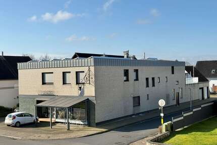 Einzelhandel in Brake 440.000 € 396.57 m²