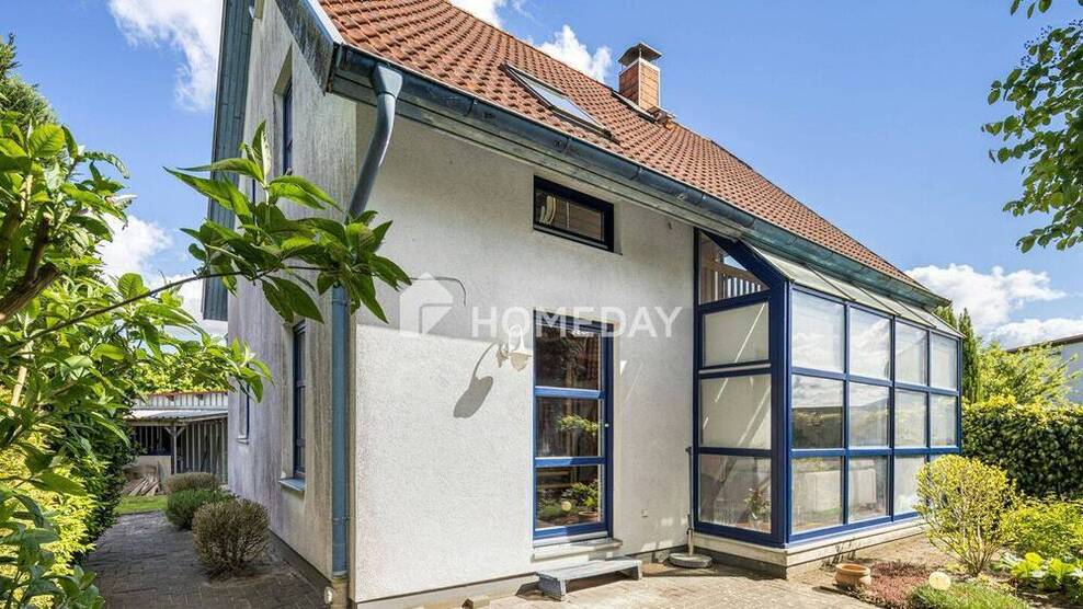 Wohnen & Arbeiten vereint: Betriebsleiterhaus mit Gewerbeeinheit
