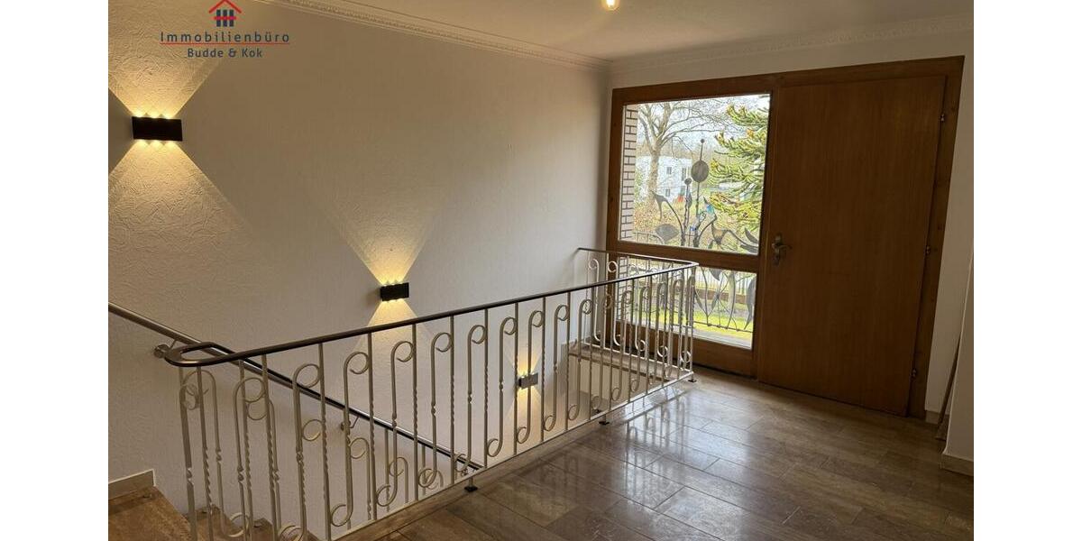 Doppelhaushälfte Friesoythe - 7 Zimmer, 233 m&sup2;, 1.500&euro; | Angebot:26247200