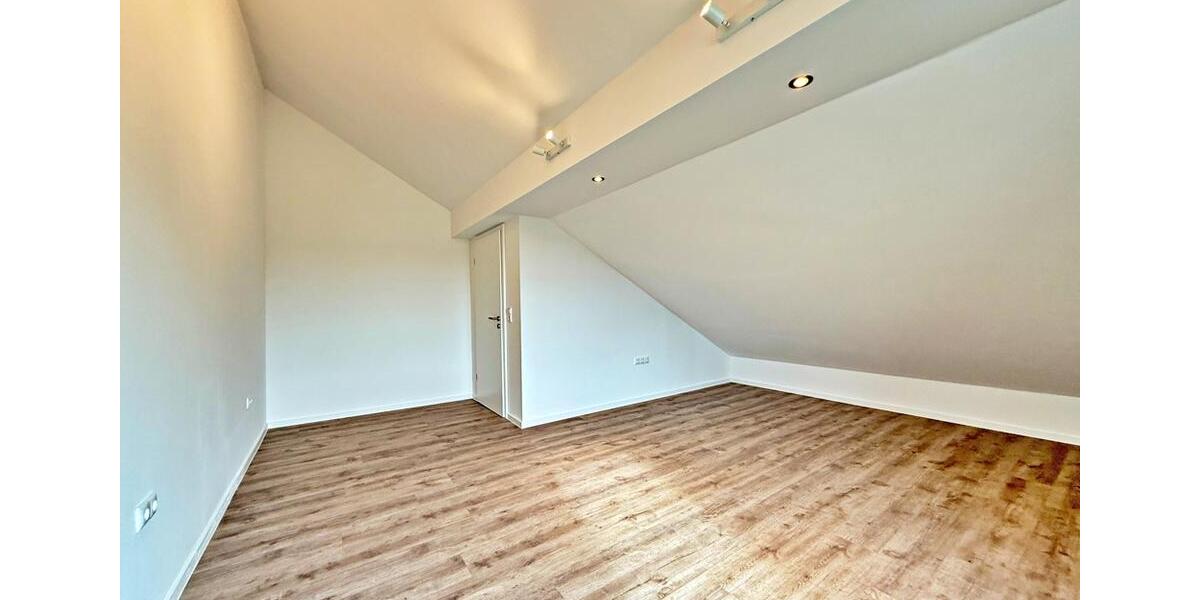 Reihenhaus Apen - 4 Zimmer, 142 m&sup2;, 1.550&euro; | Angebot:23956130