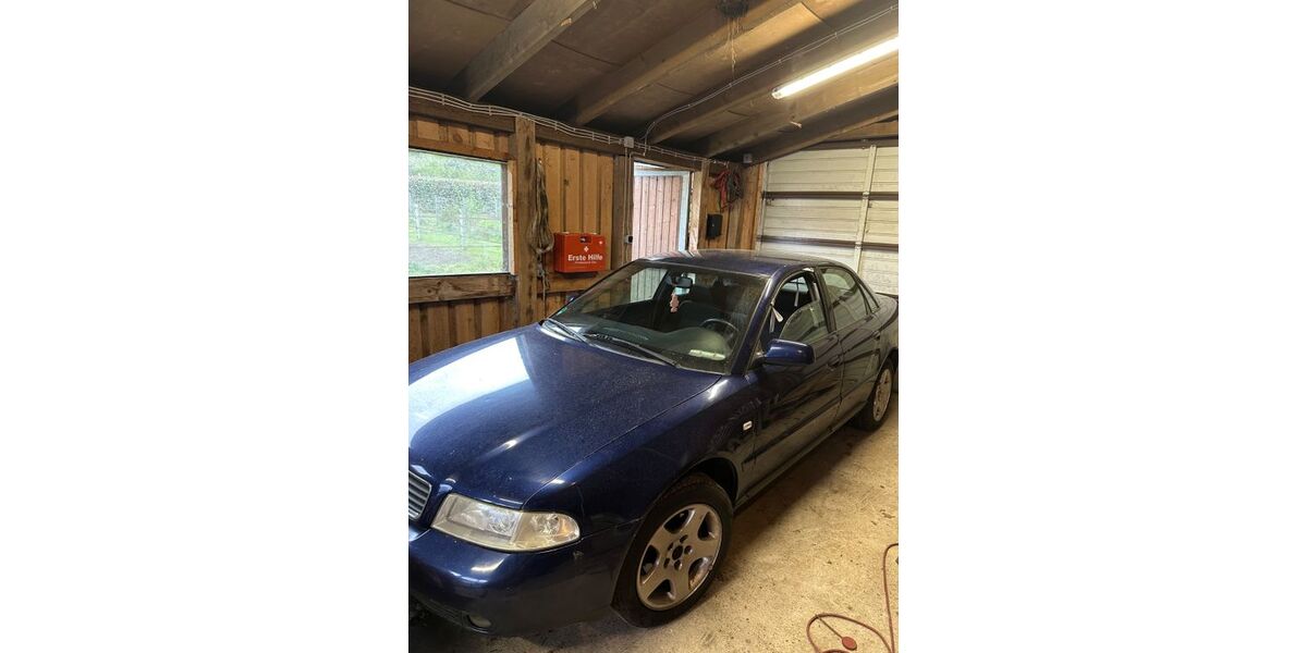 Audi A4 308.114 km 800 &euro; Hatten 26209