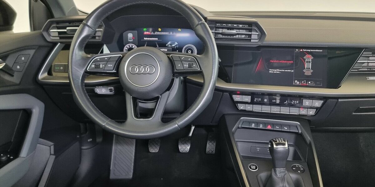 Audi A3 30TFSI limo Navi Leder Digital VIC Kamera LED 66.400 km 21.450 € Garrel 49681