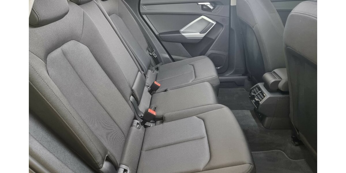 Audi Q3 35 TDI Advanced Prestige LED ACC APP schw.AHK 79.950 km 27.750 € Garrel 49681