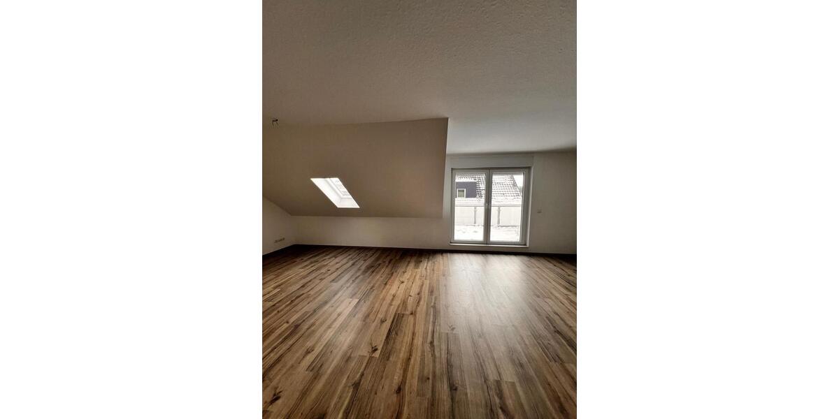 Dachgeschoßwohnung Oldenburg Eversten - 3 Zimmer, 74 m&sup2;, 1.000&euro; | Angebot:24830625