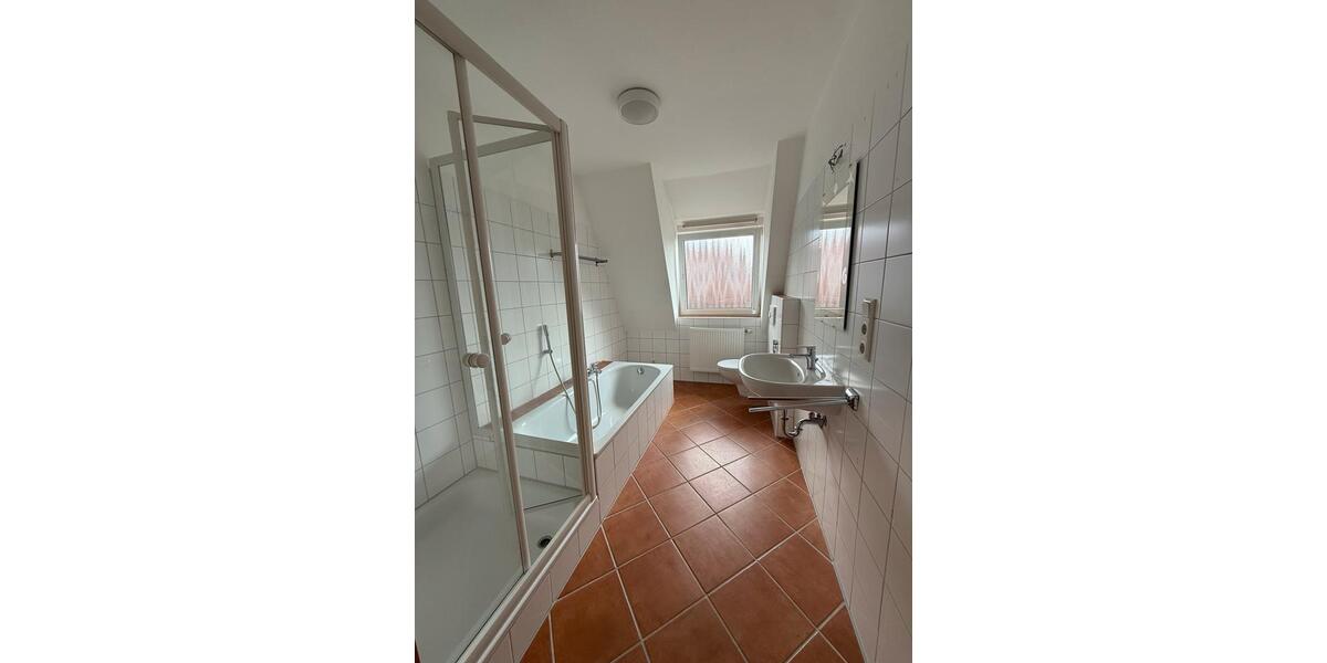 Dachgeschoßwohnung Westerstede - 3 Zimmer, 74 m&sup2;, 209.000&euro; | Angebot:27070732