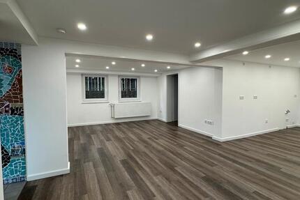 Frisch sanierte 2-Zimmer-Souterrain-Wohnung mit Terrasse in 27751 2 zimmer