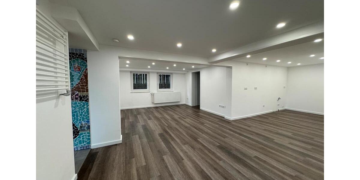 Frisch sanierte 2-Zimmer-Souterrain-Wohnung mit Terrasse in 27751 2 zimmer