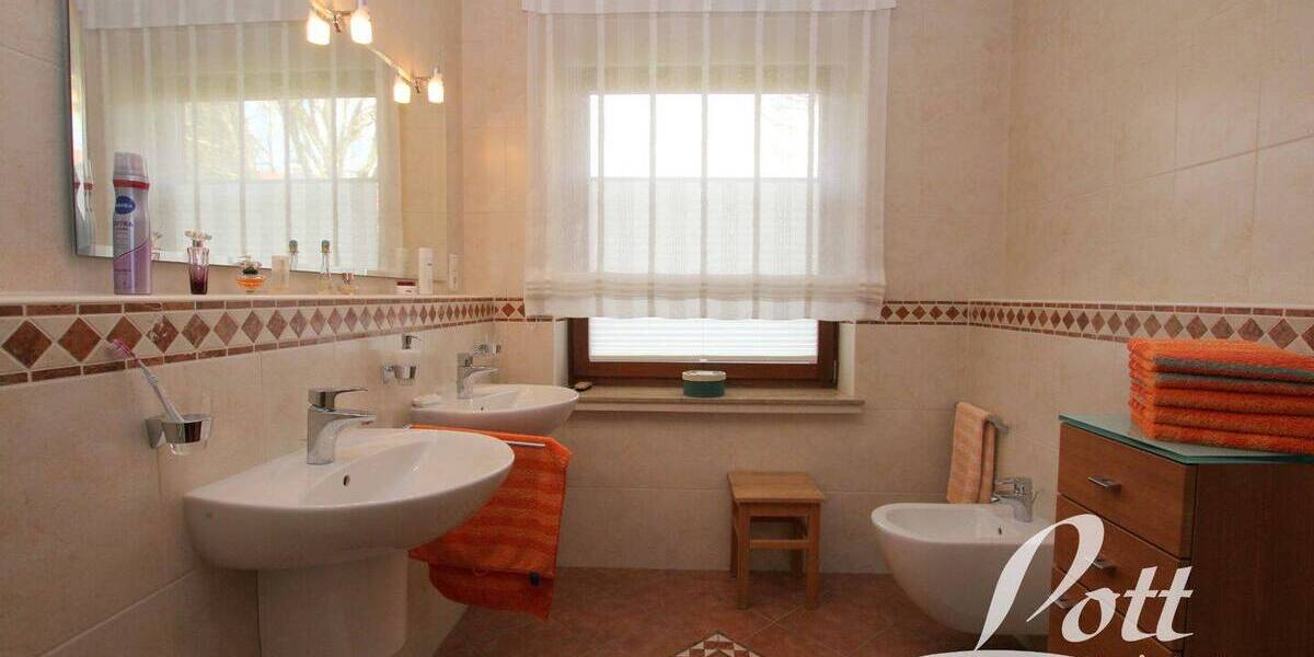 Bungalow Westerstede / Seggern Westerstede - 5 Zimmer, 128 m&sup2;, 369.000&euro; | Angebot:26256653