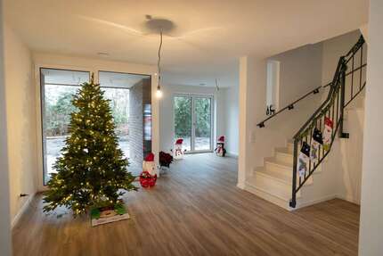 Haus Edewecht / Friedrichsfehn Friedrichsfehn - 6 Zimmer, 122 m&sup2;, 1.710&euro; | Angebot:24435893