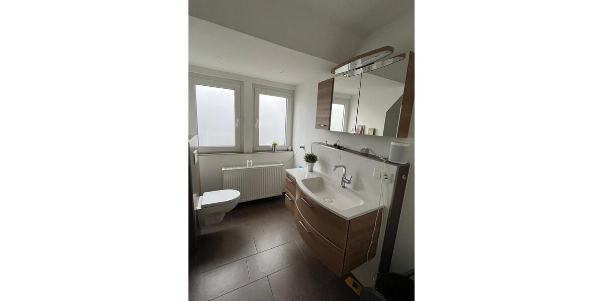 Dachgeschoßwohnung Oldenburg Eversten - 3.5 Zimmer, 82 m&sup2;, 1.500&euro; | Angebot:25633541