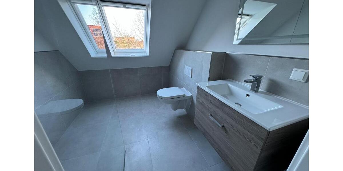 Dachgeschoßwohnung Westerstede - 3 Zimmer, 81 m&sup2;, 995&euro; | Angebot:25637489