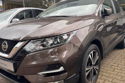 Nissan Qashqai 85.000 km 19.990 € Oldenburg 26125