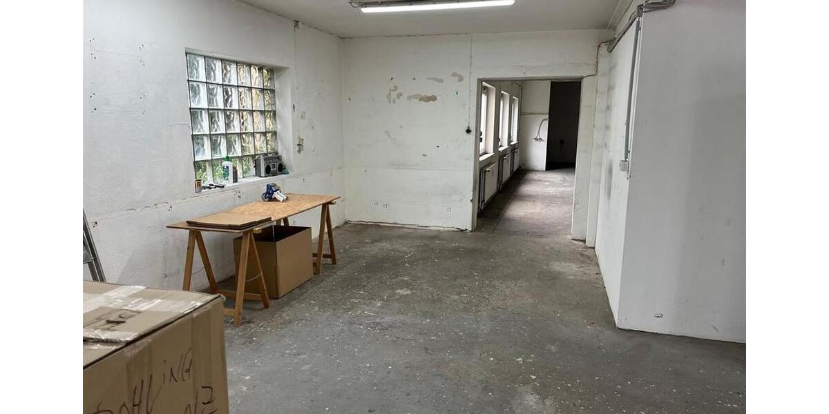 Zentral gelegene Halle zimmer