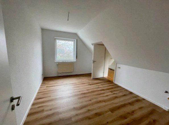Einfamilienhaus Edewecht - 7 Zimmer, 150 m&sup2;, 379.000&euro; | Angebot:26958659