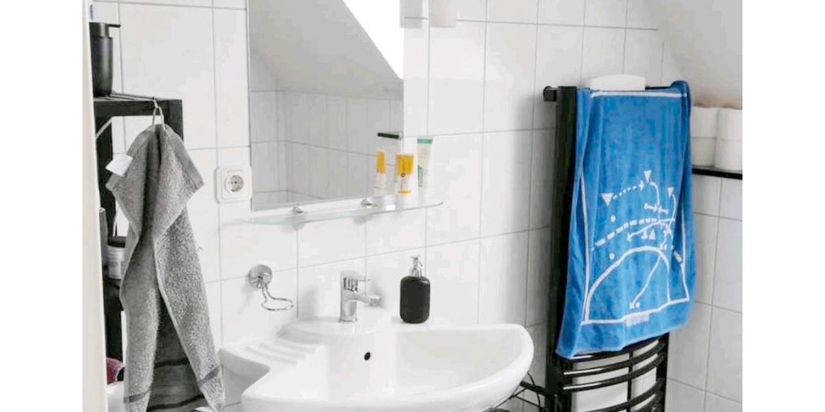 Dachgeschoßwohnung Bad Zwischenahn - 4.5 Zimmer, 136 m&sup2;, 1.600&euro; | Angebot:24385467