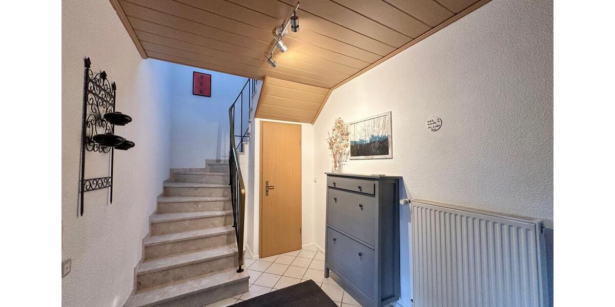 Doppelhaushälfte Westerstede - 4 Zimmer, 120 m&sup2;, 1.250&euro; | Angebot:26162352