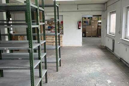 Zentral gelegene Halle zimmer
