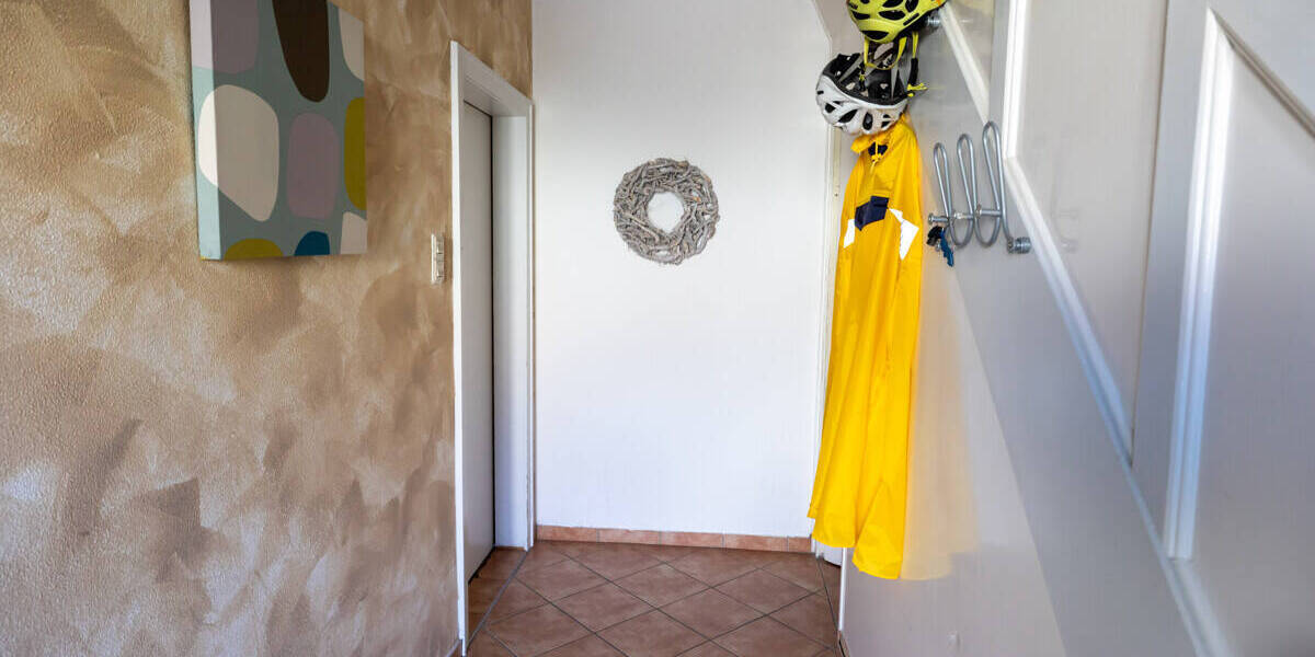 Mehrfamilienhaus, Wohnhaus Delmenhorst Deichhorst - 6 Zimmer, 136 m&sup2;, 199.000&euro; | Angebot:26741533