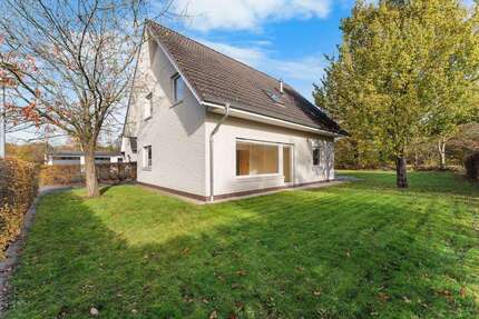 Haus zum Kaufen in Westerstede 349.000 € 113.72 m² 5 zimmer