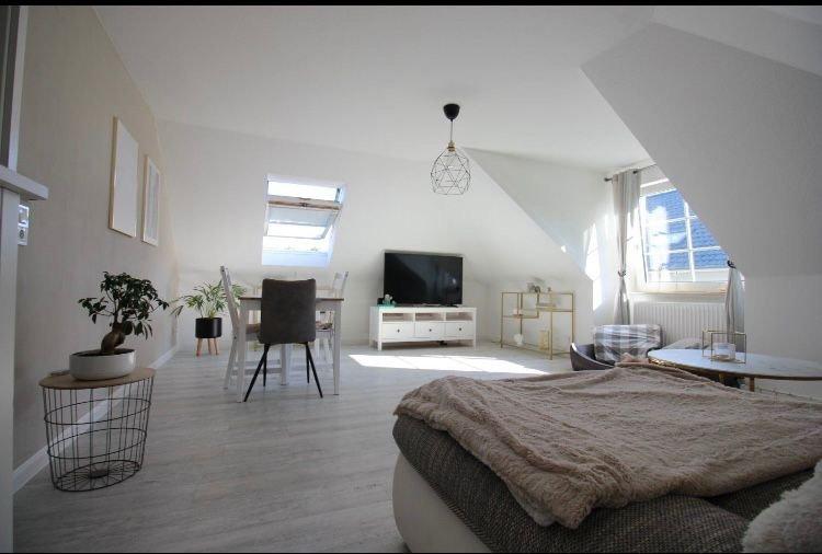 Einfamilienhaus Rastede - 9 Zimmer, 254 m&sup2;, 645.000&euro; | Angebot:26943893