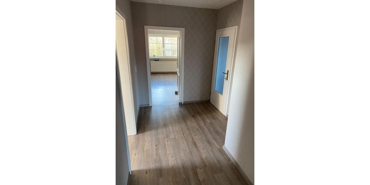 Dachgeschoßwohnung Varel - 3 Zimmer, 101 m&sup2;, 800&euro; | Angebot:25172482